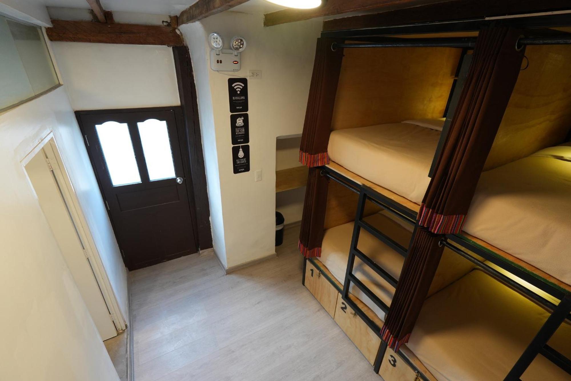 Black Llama Hostel Куско Номер фото