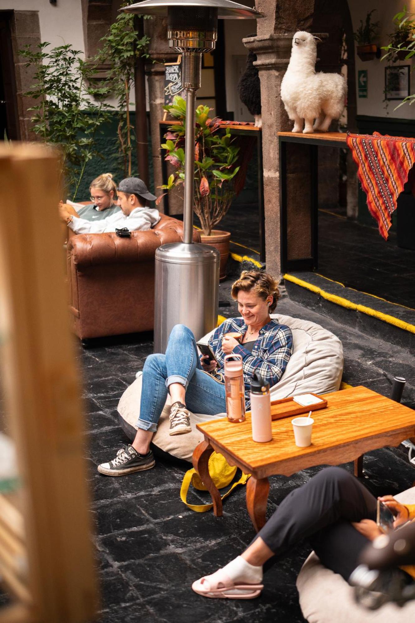 Black Llama Hostel Куско Екстер'єр фото